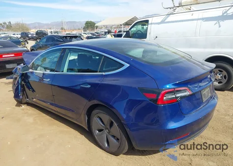 2020 Tesla Model 3 Standard Range Plus Rear-Wheel Drive/Standard Range Rear-Wheel Drive z USA, uszkodzony, nr VIN 5YJ3E1EA8LF631686